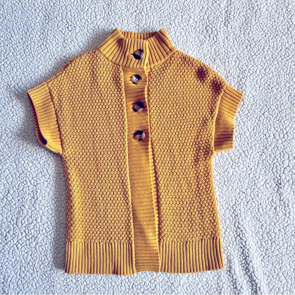 Short sleeve cardigan size XS